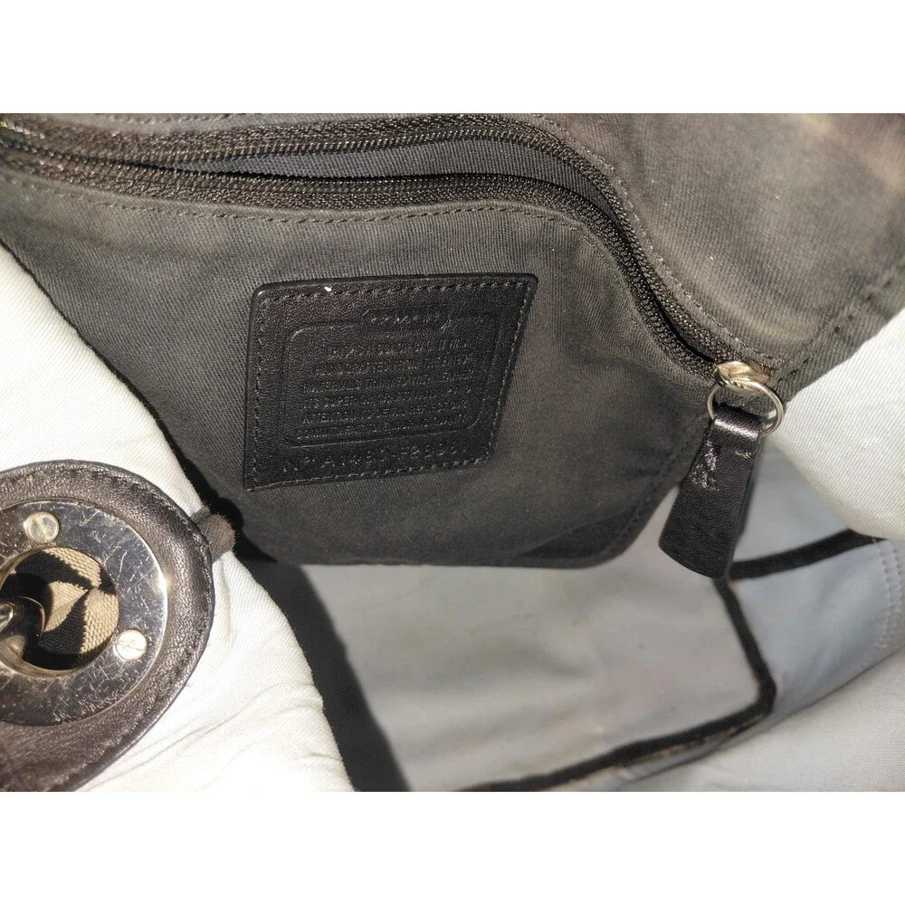 Coach Hadley Signature Bag